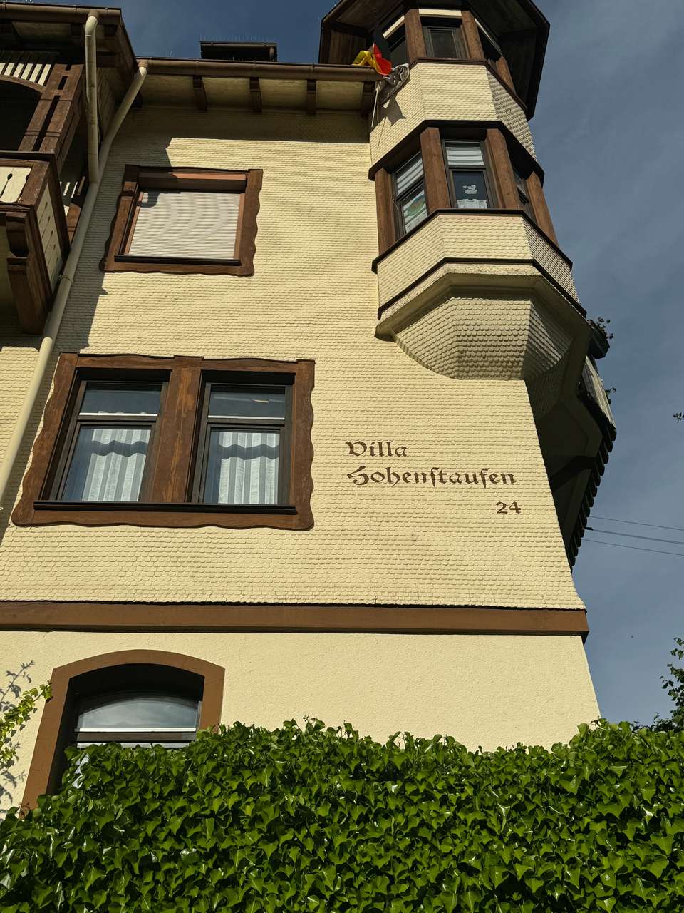 „fürstliches“ Wohnen in Villa Hohenstaufen,  4 Zimmer Erdgeschosswohnung